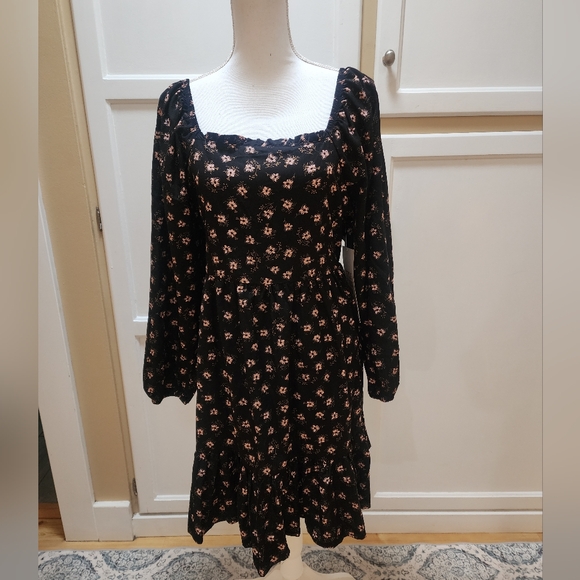 Celebrity Pink Floral Black Dress NWT - Picture 3 of 14